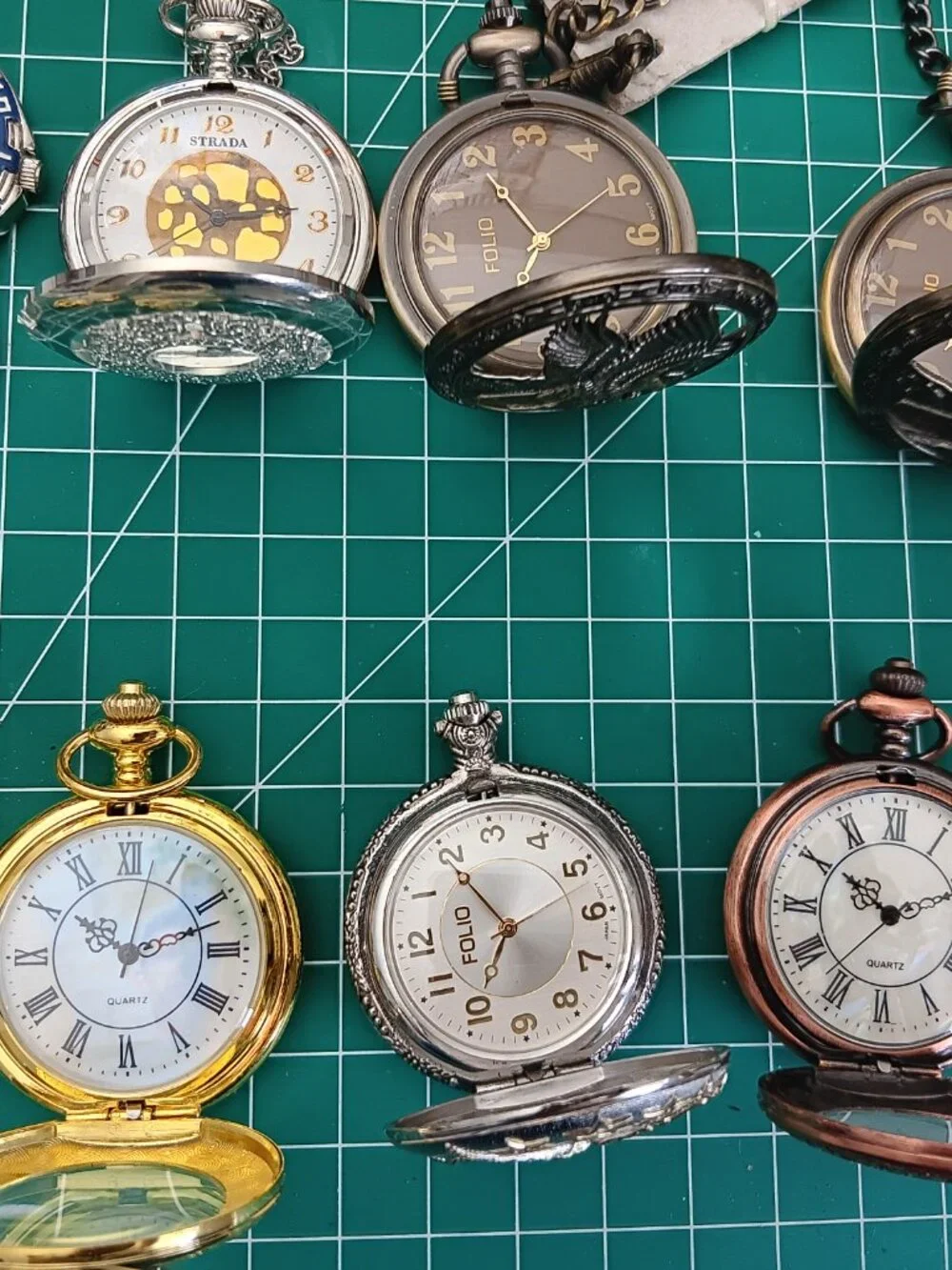 Bulk Lot of 20 Modern Quartz Pocket Watches - Folio & Unbranded (All Running)